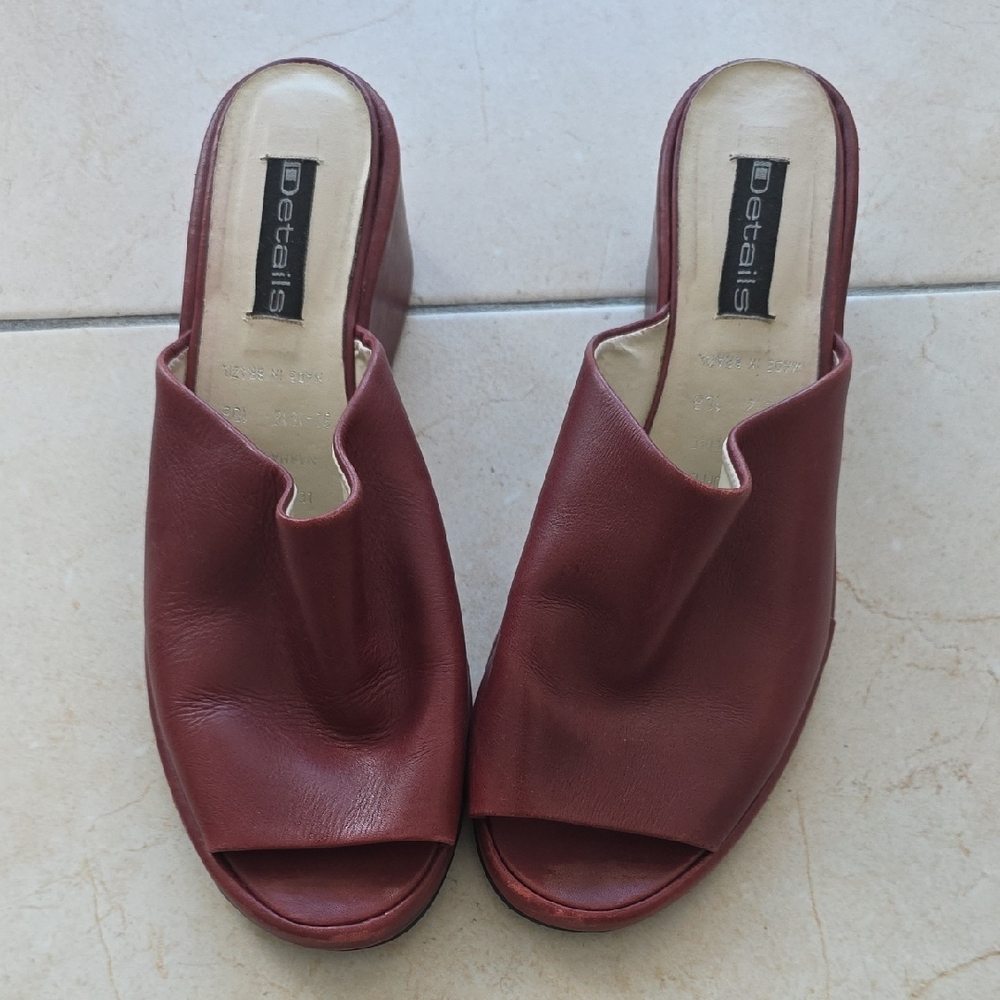 Details: Gorgeous Burgundy Open-Toe Mules